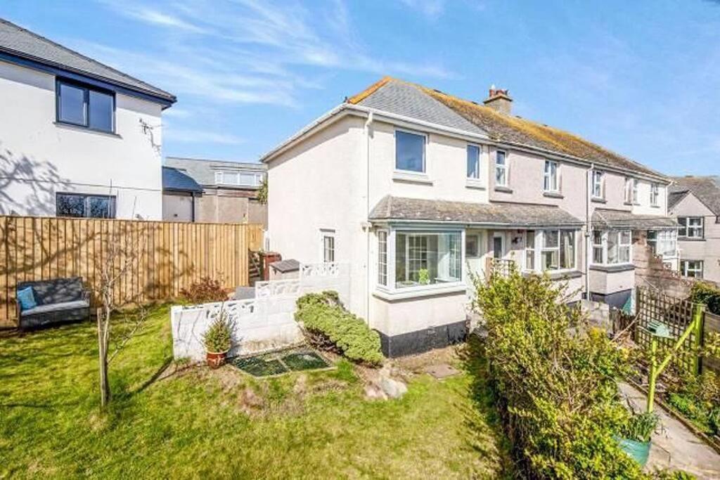 Sunrise! ~ 2 Bedrooms, Garden, Parking, Sea Views St Ives Esterno foto