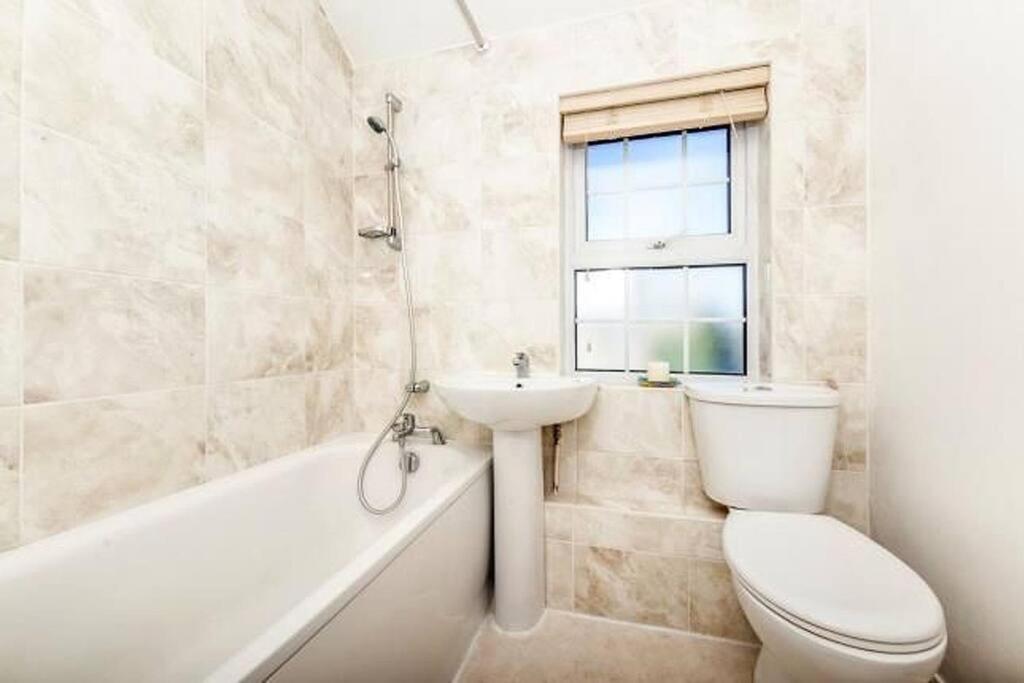 Sunrise! ~ 2 Bedrooms, Garden, Parking, Sea Views St Ives Esterno foto
