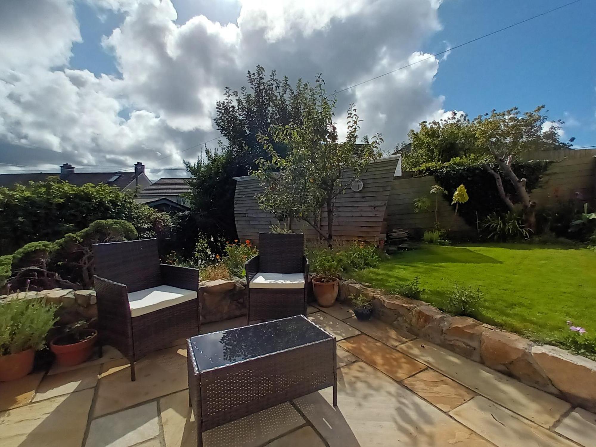 Sunrise! ~ 2 Bedrooms, Garden, Parking, Sea Views St Ives Esterno foto